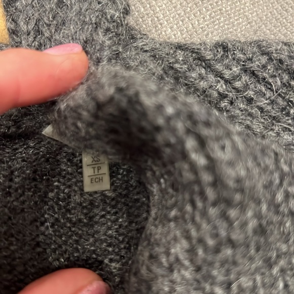 ELIE TAHARI LONG SWEATER - Picture 4 of 5